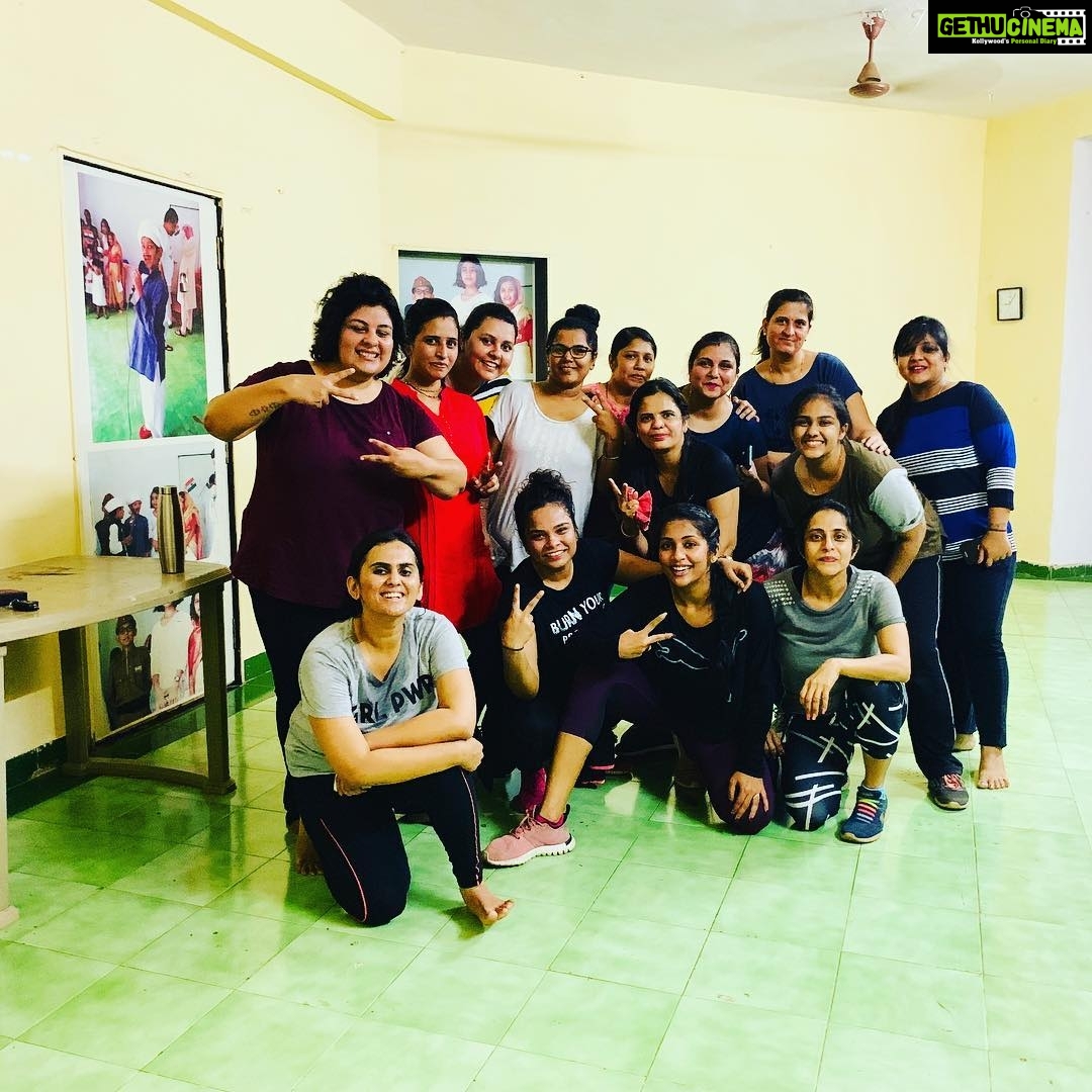 Navya Nair Instagram - My brenda darling .. meeting u aft so long .. zumba love .. with my sai 😘😘😘