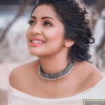 Navya Nair Instagram - Star and style photo shoot... @sl_anand Make up @unnips styling @sabarinathnath location Jewellery @mayoorajewellerydesignboutique @kochimarriott