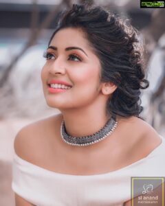 Navya Nair Instagram - Star and style photo shoot... @sl_anand Make up @unnips styling @sabarinathnath location Jewellery @mayoorajewellerydesignboutique @kochimarriott