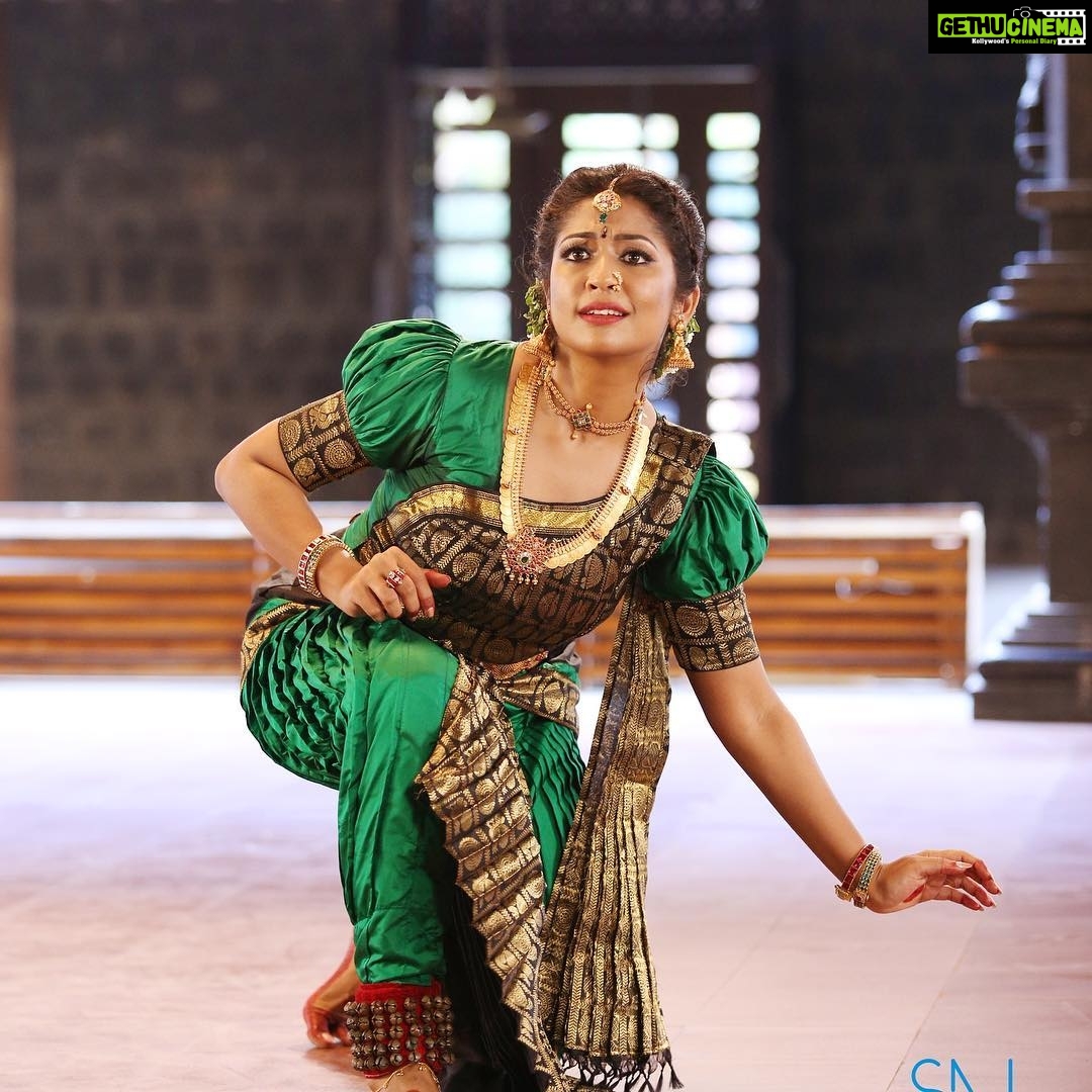 Navya Nair Instagram - Chinnam chiru kiliye ❤️❤️❤️