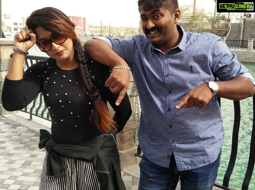 Navya Nair Instagram - Got to see this pic in Achanβs phone .. wondering the meaning of this photo .. πππ.. broandsis.. Dubai days