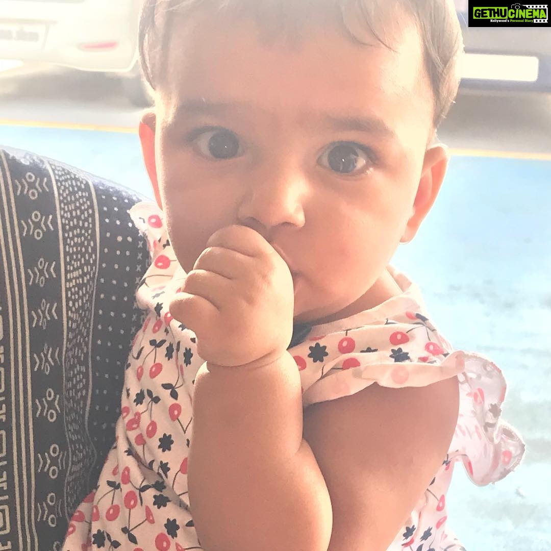 Navya Nair Instagram - 😘😘😘😘no clue who u r .. Bt babe u r too cute .... umma..