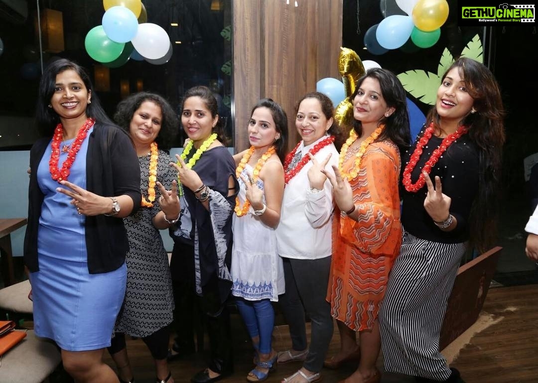 Navya Nair Instagram - Friends####mumbai####