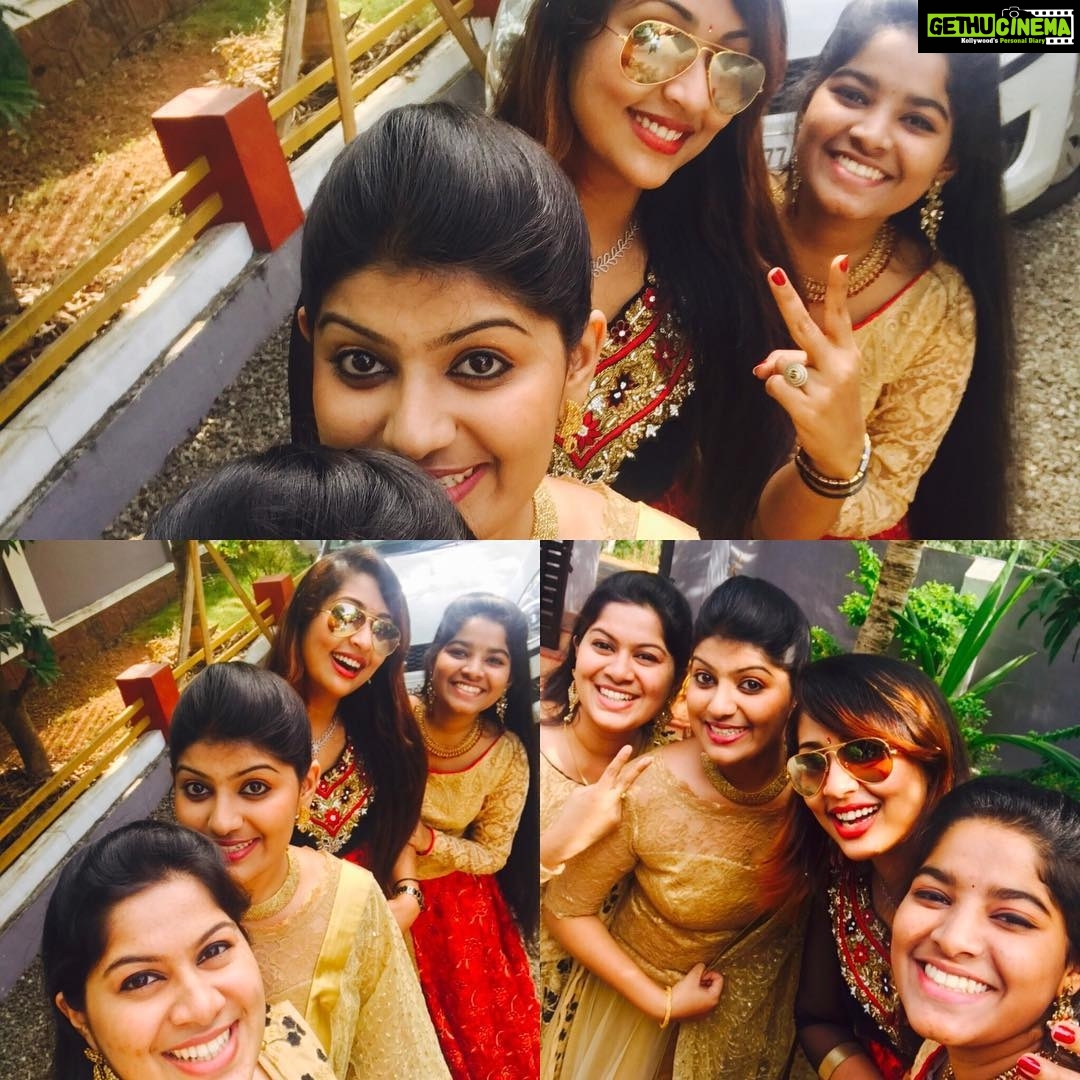 Navya Nair Instagram - Saji chettan daughters engagement ... #functionafternewyear#### 🙊