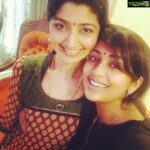Navya Nair Instagram - Divya chechi @ my Mumbai 🏡 ... #herdance was awesome# sankarasreegiri heheeeee...# bt I liked it darls....😘😘😘 National Sea Queen Heritage, Palm Beach Road, Sanpada