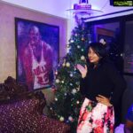 Navya Nair Instagram - Xmas .. MO uncle, Sheela Aunty#sheena Veena Sruthi... 😘😘😘😘