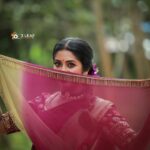 Navya Nair Instagram - If you@love someone , you are always joined with them in joy , in absence , in solitude , in strife … Rumi ❤️ Pic courtesy @3leaf_fashion_photography Make up @brandy_makeup_artist Styling @sabarinathk_ Costumes @thanzscouture