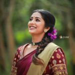 Navya Nair Instagram - If you@love someone , you are always joined with them in joy , in absence , in solitude , in strife … Rumi ❤️ Pic courtesy @3leaf_fashion_photography Make up @brandy_makeup_artist Styling @sabarinathk_ Costumes @thanzscouture