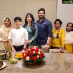 Navya Nair Instagram - ജീവിതത്തിൽ നമ്മളെല്ലാം തിരക്കിട്ടോടുന്നവരാണ് .. എന്നിട്ടും എനിക്കുവേണ്ടി എന്നോ അവർക്ക് സിനിമകളിൽ കണ്ട നടിയോട് തോന്നിയ ഒരു ഇഷ്ടത്തിന്റെ പേരിൽ അവരുടെ സമയവും അധ്വാനിചുണ്ടാക്കുന്ന പണവും ചിലവാക്കി എനിക്ക് വേണ്ടി ഒരുക്കിയഈസമ്മാനം എനിക്ക് ഏറെ വിലപ്പെട്ടതാണ് .. എന്നെ ഒരു കൂടപ്പിറപ്പിനേക്കാൾ നിങ്ങൾ സ്നേഹിക്കുന്നു .. തിരികെ തരാൻ ഉള്ളതും സ്നേഹമാണ്.. ജബീനിന്റെ കസിൻ വരച്ച ഈ ചിത്രം സ്റ്റാറ്റസിൽ കണ്ടപ്പോൾ മുതൽ എനിക്ക് ഒരു പ്രത്യേക ഇഷ്ടം തോന്നിയതാണ് , അതു വാങ്ങുന്നതിനെ പറ്റി ഞാൻ സംസാരിക്കുകയും ചെയ്തിരുന്നു , പക്ഷേഅതിങ്ങനെ ഒരു സർപ്രൈസ് ആയി എന്നെ സ്നേഹിക്കുന്ന നിങ്ങൾ എത്തിക്കും എന്നൊര്തില്ല . “HasbunAllahu Wa Ni’mal Wakeel “ Allah (god) is sufficient fr us and he is the best guardian .. Surprise from Pathu (fathima),thoufeeq , preethi , kulsu ,ranjith , deva , maryasha , boney .. love u all …