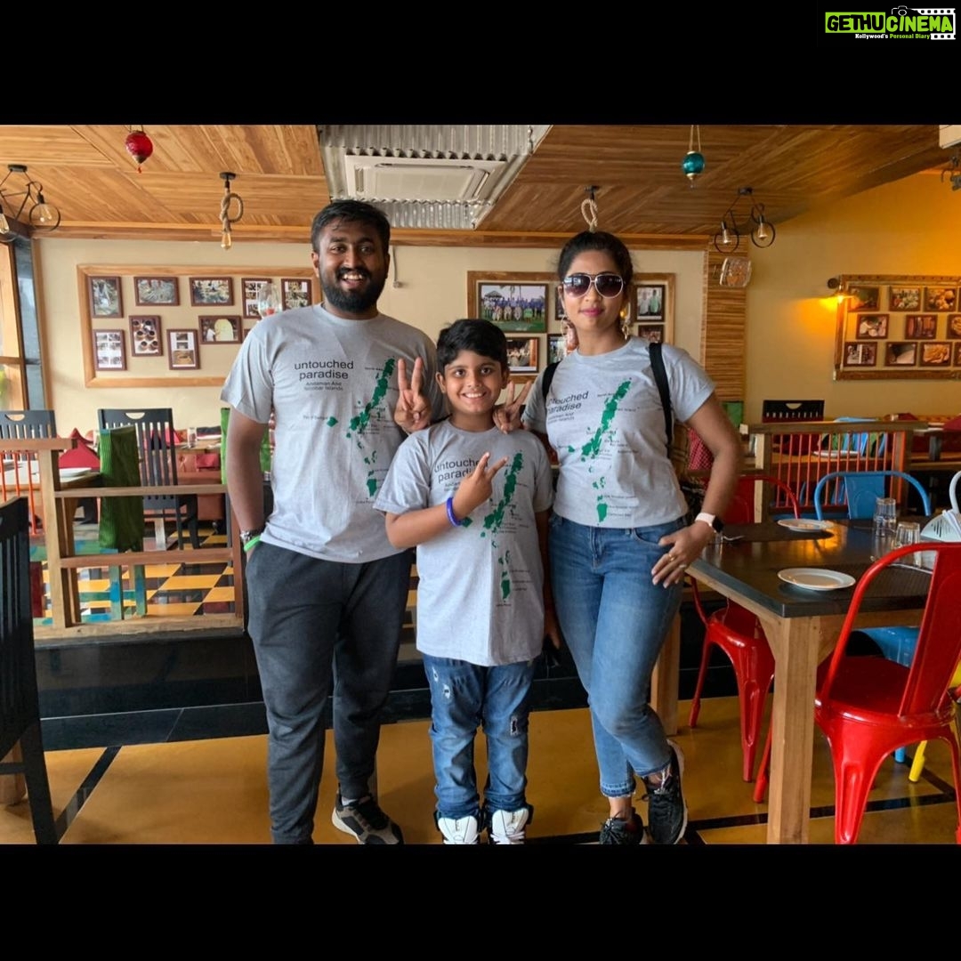 Navya Nair Instagram - To the forever happiest souls in my life .. my@mom and my brother … love u both to the moon and back .. happy bday to my amma and kannaaaa … ummmaaa…