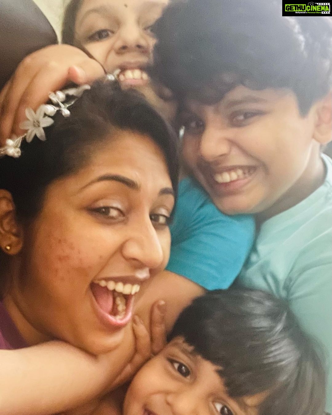 Navya Nair Instagram - Life is all happy when i am with them ... lifelines ❤️❤️❤️my sai , my pappu , my nichusss