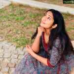 Navya Nair Instagram - Dont move the way fear makes you move , Move the way love makes you move Move the way joy makes you move .. #happiness #peace #compassion #Osho