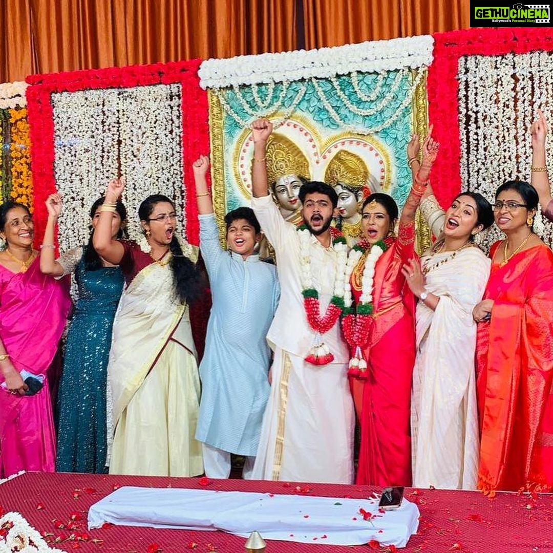 Navya Nair Instagram - Sisters marriage ... happy married life muthu (akhila) and aravind .. love u both ..