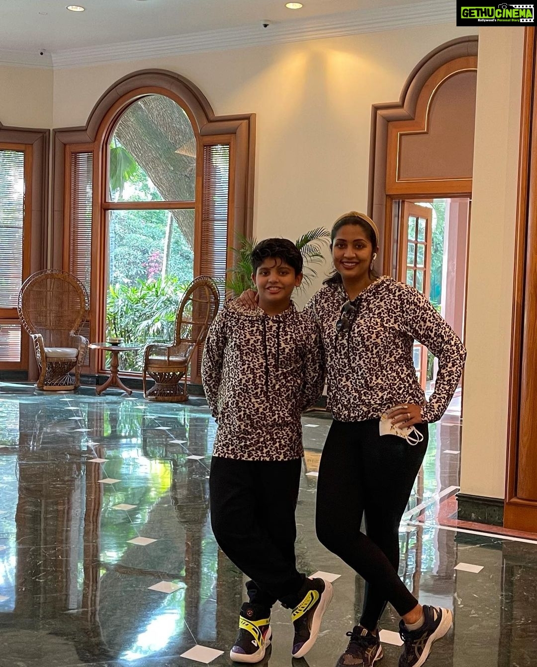 Navya Nair Instagram - Mom and kid .. twinning ❤️❤️❤️ The Oberoi, Bengaluru