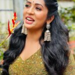 Navya Nair Instagram - Perfection is found in accepting your imperfections ... ❤️❤️❤️ Back stage star magic @anopjohn MUA @amal_ajithkumar Styling @sabarinathk_ Costumes @klumbyprajinajaanaki Assisted by @afsal_.3578