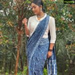 Navya Nair Instagram - ❤️❤️❤️ MUH @amal_ajithkumar Styling @sabarinathk_ Assisted by @vikramanvijitha Costumes @byhand.in Accessories @mayoorajewels_by_archana