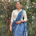 Navya Nair Instagram - ❤️❤️❤️ MUH @amal_ajithkumar Styling @sabarinathk_ Assisted by @vikramanvijitha Costumes @byhand.in Accessories @mayoorajewels_by_archana