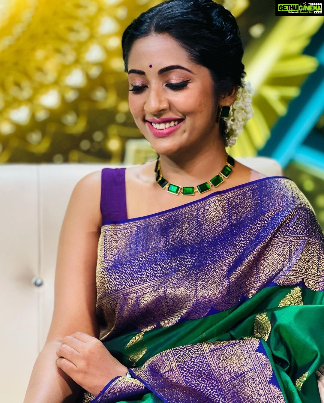 Navya Nair Instagram - What u seek is seeking you ❤️❤️❤️ Make up @amal_ajithkumar Costumes @beenaseematti @seemattitextiles Styling @sabarinathk_ Stills @acp_photography790 Assisted by @vikramanvijitha Accessories @keyaa_by_kartika