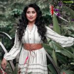 Navya Nair Instagram - Stills @nithin_c_nandakumar Make up @sijanmakeupartist Styling @sabarinathk_ Costumes @byhand.in Assisted by @vikramanvijitha