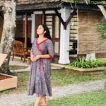 Navya Nair Instagram - Dont move the way fear makes you move , Move the way love makes you move Move the way joy makes you move .. #happiness #peace #compassion #Osho