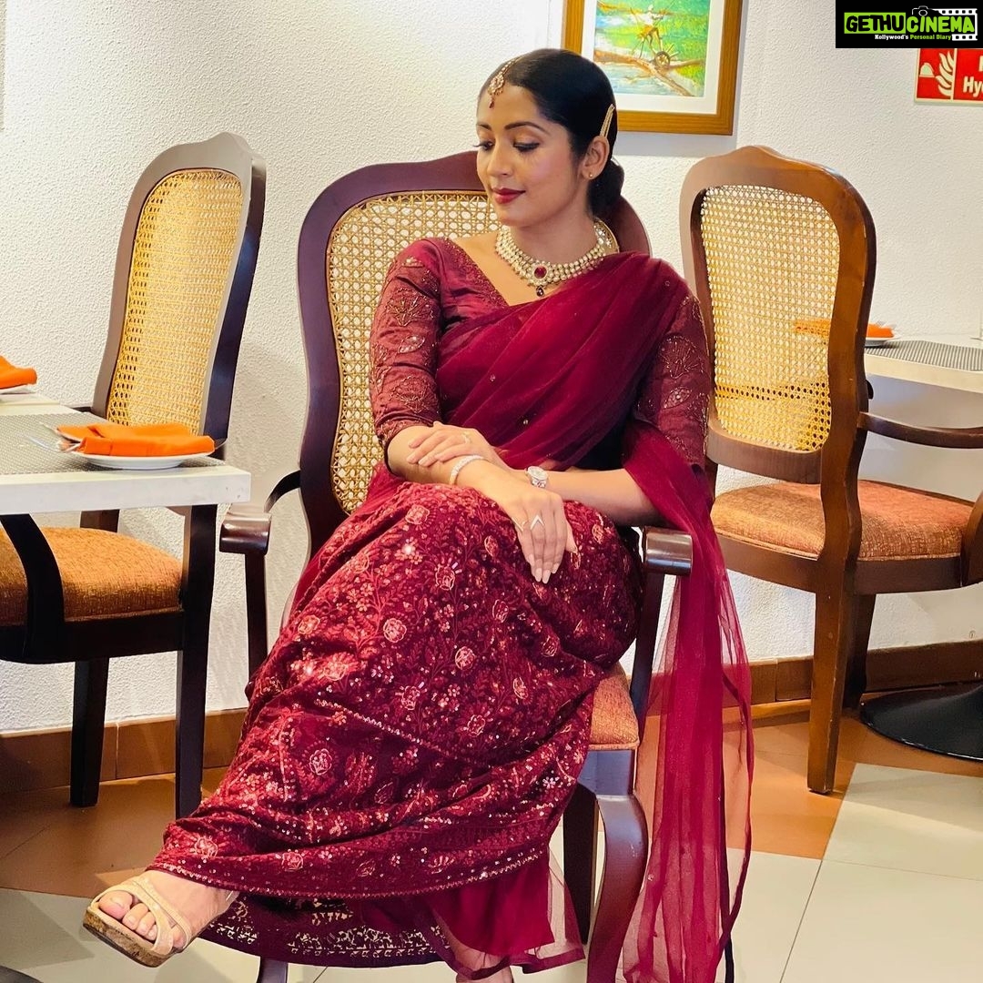 Navya Nair Instagram - Some people never go crazy , what truly horrible lives they must have lead .. charles bukowski ... Costumes @rutwva_insta styling @sabarinathk_