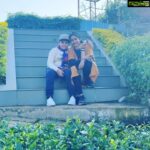 Navya Nair Instagram - Wen we din know tat its a video .. serious posing 🙈🙈 Bt then as usual we cant stop kissing each other ...