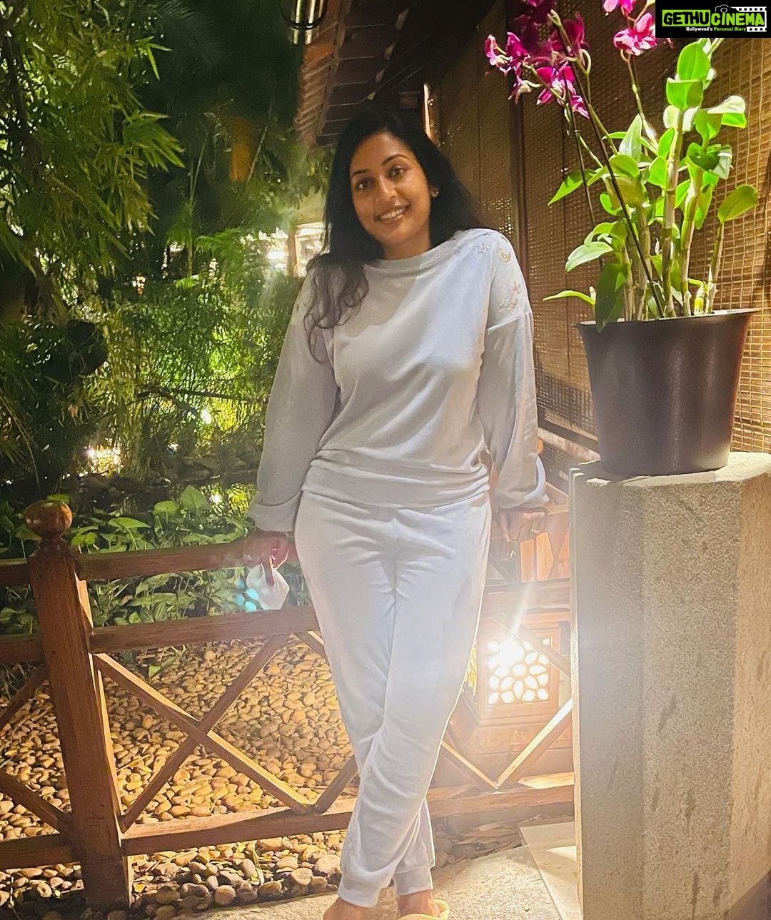Navya Nair Instagram - Be certain in the religion of Love , there are no believers and unbelievers .. embrace all ... 🤗🤗🤗🤗🤗