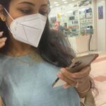 Navya Nair Instagram - Candids 🤣🤣🤣 mask ettal ende chiri kaanunnilla , mask maatti chirikkam 🙆🏻‍♀️🙆🏻‍♀️🙆🏻‍♀️🙈🙈