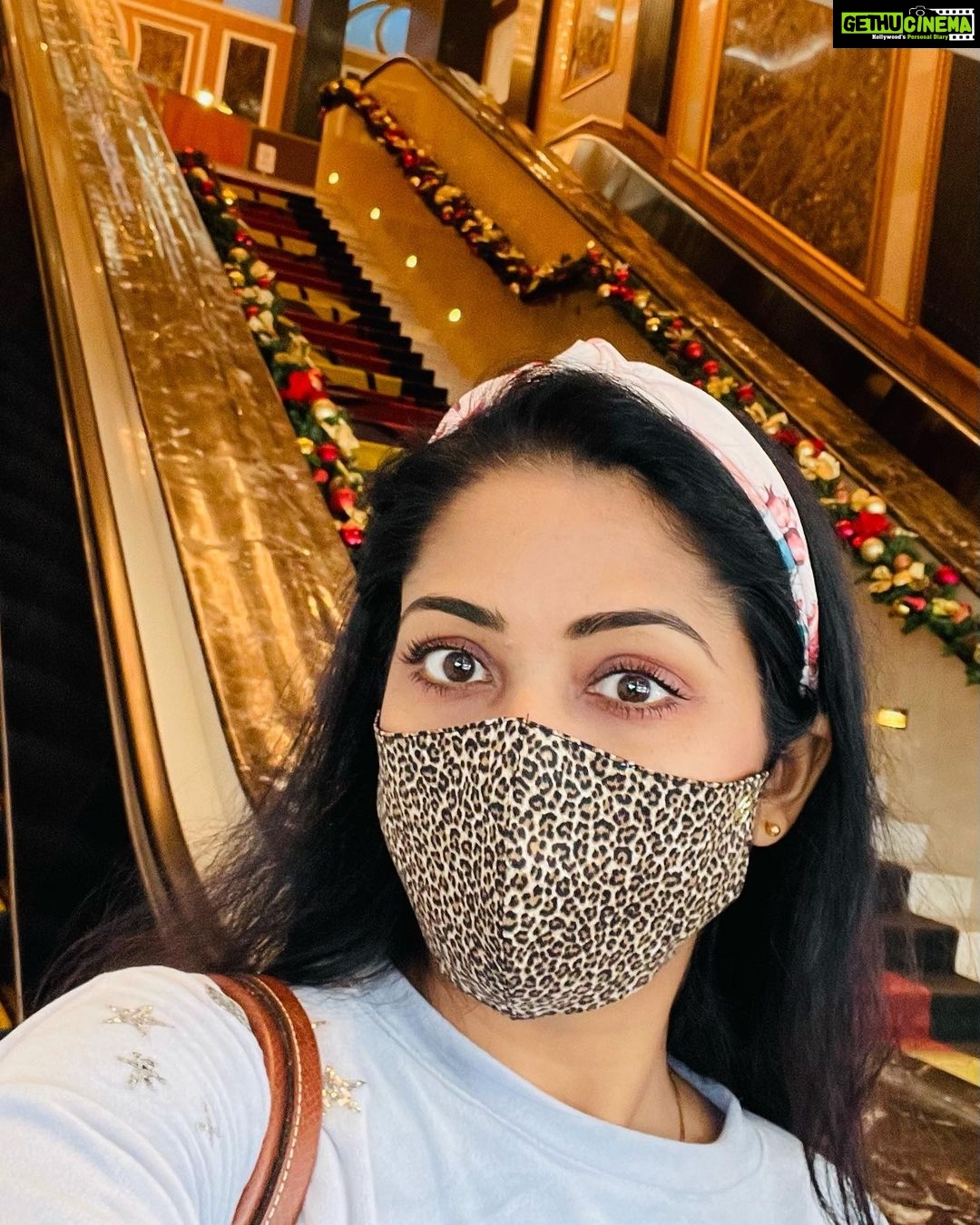 Navya Nair Instagram - Little by little , Day by day Whats meant for u Will find its way ❤️❤️❤️