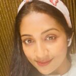 Navya Nair Instagram - A sunflower soul with rock and roll eyes curious thoughts and a heart of surprise .. Be this ❤️❤️❤️