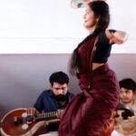 Navya Nair Instagram - Practise session with master 🙏🏻🙏🏻🙏🏻 Mridangam - Prabhal K Jith Veena - Dharma Theerthan Video - Jiju K Vijayan and special thanx to @manuthekkoot