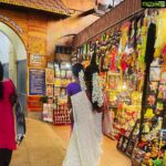 Navya Nair Instagram - Muthappan temple .. valappattanam river .. scenic beauty .. awesome darshan ..costume @crysalzz_mijununizar