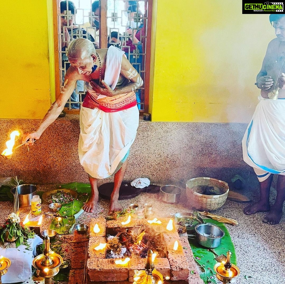 Navya Nair Instagram - Pooja scenes at ancestral home ..