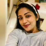 Navya Nair Instagram - Happy happy new year to each and everyone , live life with a lot of love .. 2021 is going to be a blessed year .. love u all .. #hope #peace #love ..