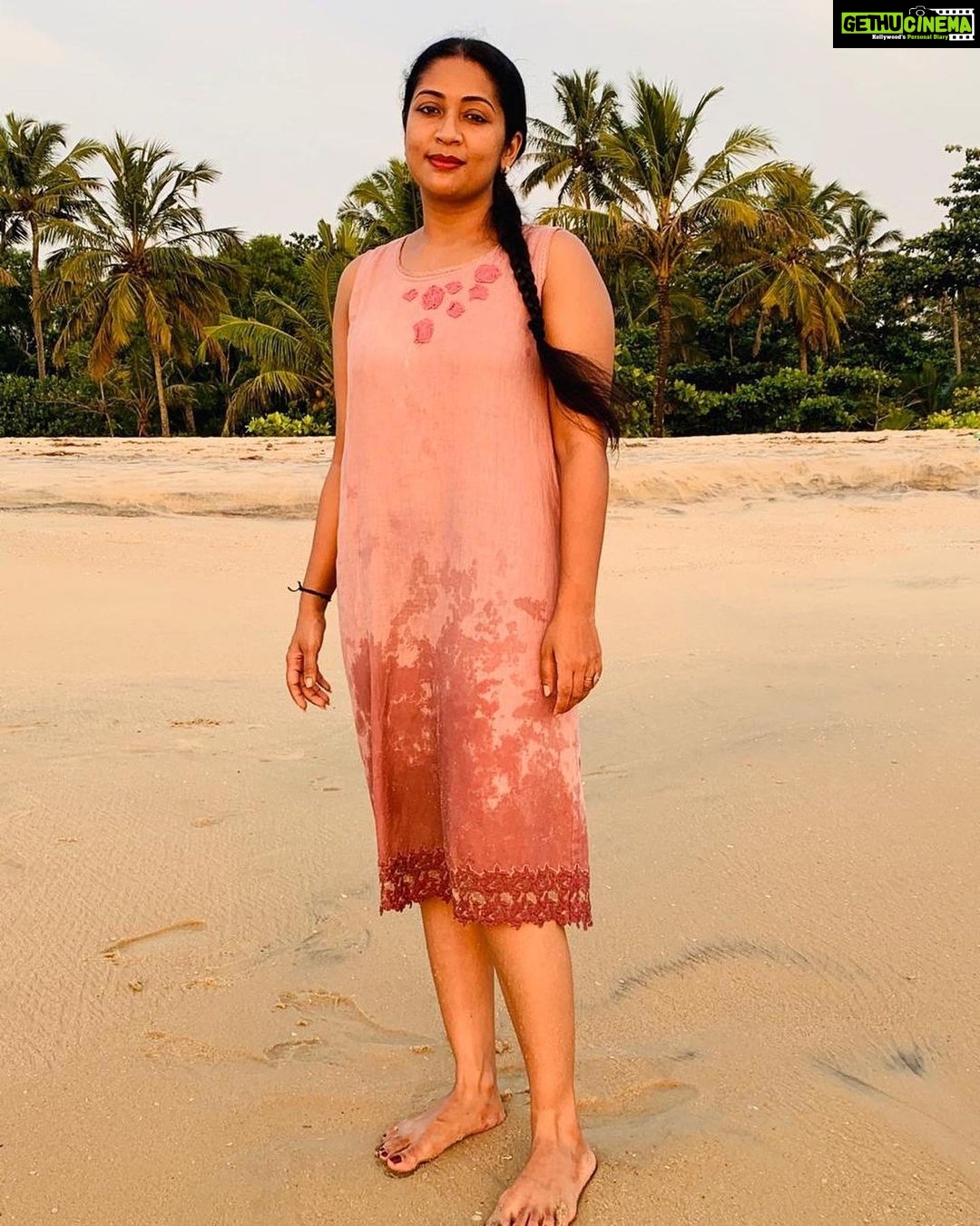 Navya Nair Instagram - Words are a pretext .. it is the inner bond that draws one person to another .. not words .. Rumi