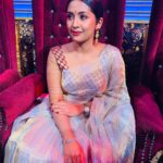 Navya Nair Instagram - Love possesses not nor would it be possessed .. For love is sufficient unto love .. Make up @pinkyvisal Costumes @kanchivaram.in