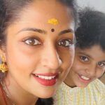 Navya Nair Instagram – Manu mashum njangalum 😍😍😍