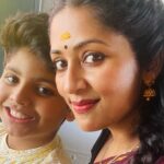 Navya Nair Instagram – Manu mashum njangalum 😍😍😍