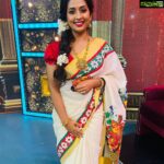 Navya Nair Instagram - കേരള പിറവി ദിനാശംസകൾ ...