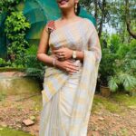 Navya Nair Instagram - Love possesses not nor would it be possessed .. For love is sufficient unto love .. Make up @pinkyvisal Costumes @kanchivaram.in