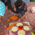 Navya Nair Instagram - Different stages of our pookkalam 😍😍😍 actually i was too sick , so i had planned in my mind to go fr a simple pookkalam .. bt when there are lot of flowers and lot of kids around to encourage , u end up making them happy and inturn happy too see their smiles ... #love #pookkalam #onam