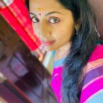 Navya Nair Instagram - Aasai mugam marandu poche ... by bharathiyaar .. released in my you tube channel .. all well wishers please do watch .. with loads of love dedicating to all departed souls .. pranams to my guru , Manu mash.....link in bio..