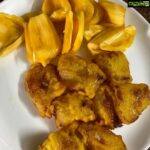 Navya Nair Instagram - When lot of chakka is at home , amma can do many experiments lik this .. chakka pori , same lik pazham pori .. good fr chakka lovers .. bt i still love chakka pazam as it is ...