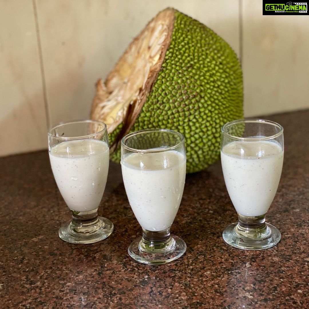 Navya Nair Instagram - Made jack fruit seed shake .. ennuvechal chakkakuru shake .. trust me it was yummy ...
