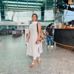 Navya Nair Instagram - The soul within soul lives in a lover ❤️❤️❤️.. Kempegowda International Airport Waiting Area
