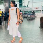 Navya Nair Instagram - The soul within soul lives in a lover ❤️❤️❤️.. Kempegowda International Airport Waiting Area