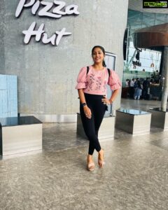 Navya Nair Instagram - Helloooo bangalore ❤️❤️❤️❤️
