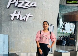 Navya Nair Instagram - Helloooo bangalore ❤️❤️❤️❤️