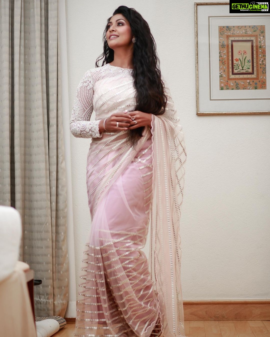 Navya Nair Instagram - Vanitha film awArds ... photography @pranavraaaj styling @sabarinathnath make up @jaan_moni_das costumes @milandesignkochi jewels @ariabykollattjewellers
