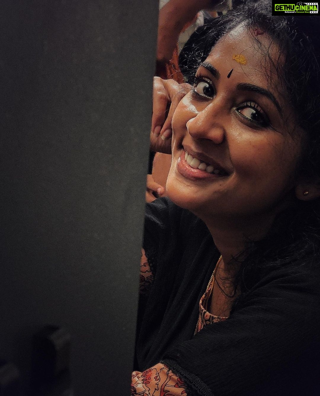 Navya Nair Instagram - Oruthee ... clicked by @jimshi_khalid ..